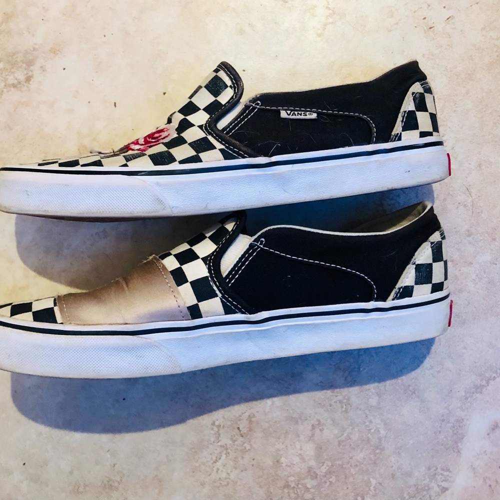 Vans Women's Black and White Checkered Slip-Ons with Pink Rose Embroidery - Picture 3 of 6